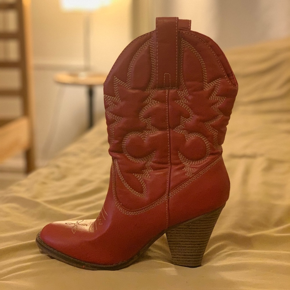Cowboy Heeled Boots 3.5” Size 7 Red Faux leather